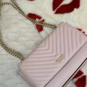 Victorias Secret V Quilt shoulder bag in Baby Pink 💗